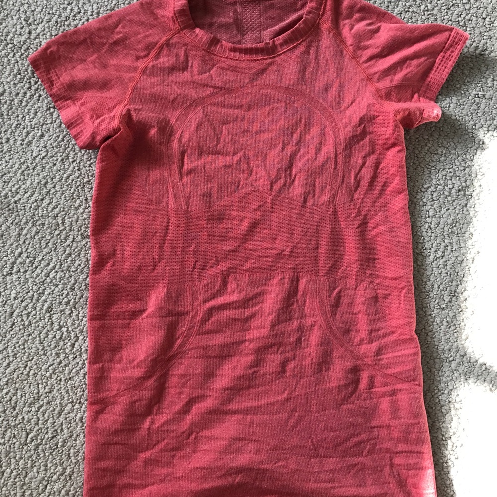 LULULEMON workout top